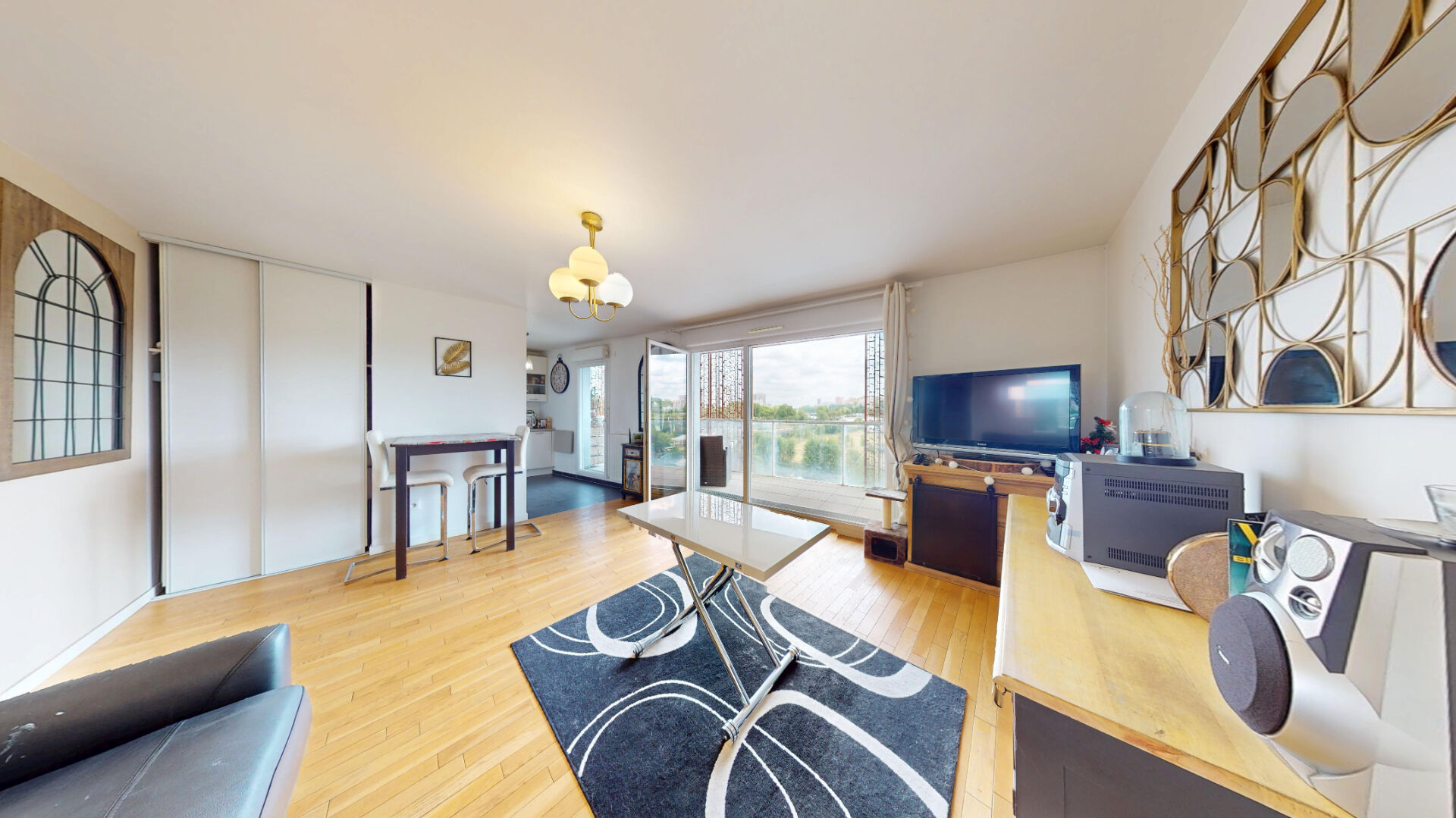 Appartement  4 pièces lumineux avec une vue dégagée sur le parc.