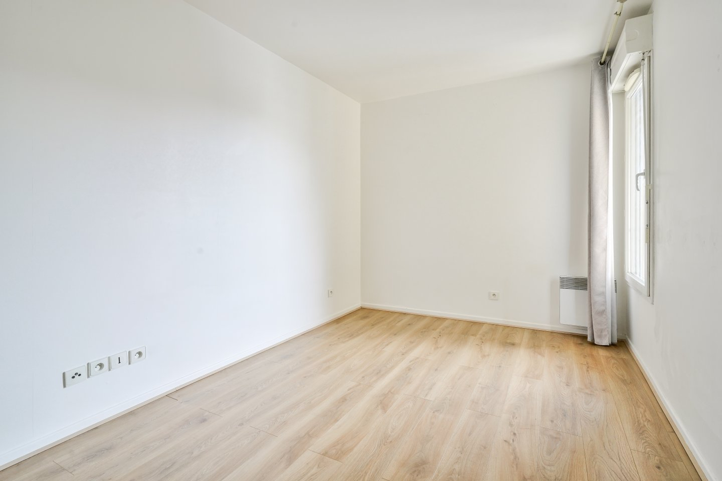 Appartement 3 pièces à vendre sans vis à vis proche ligne 14