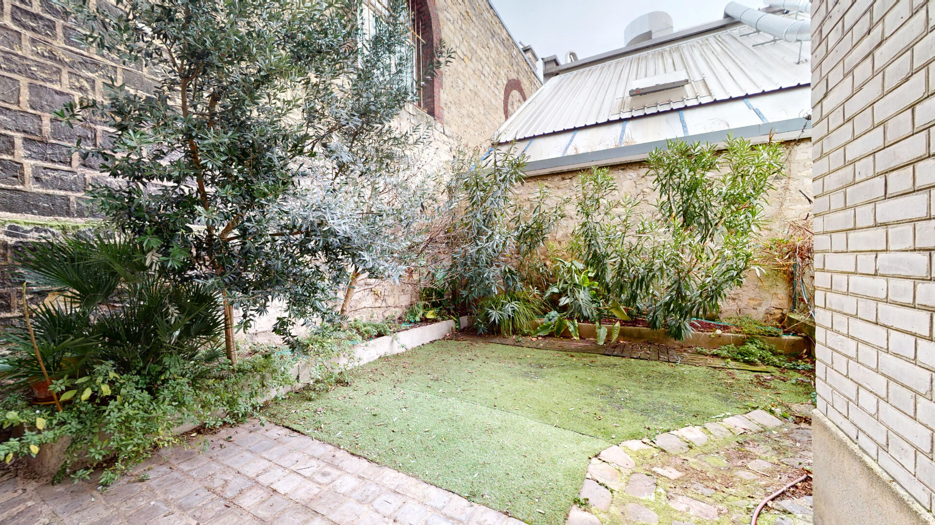 Studio avec jaridn Mairie de Saint-Ouen