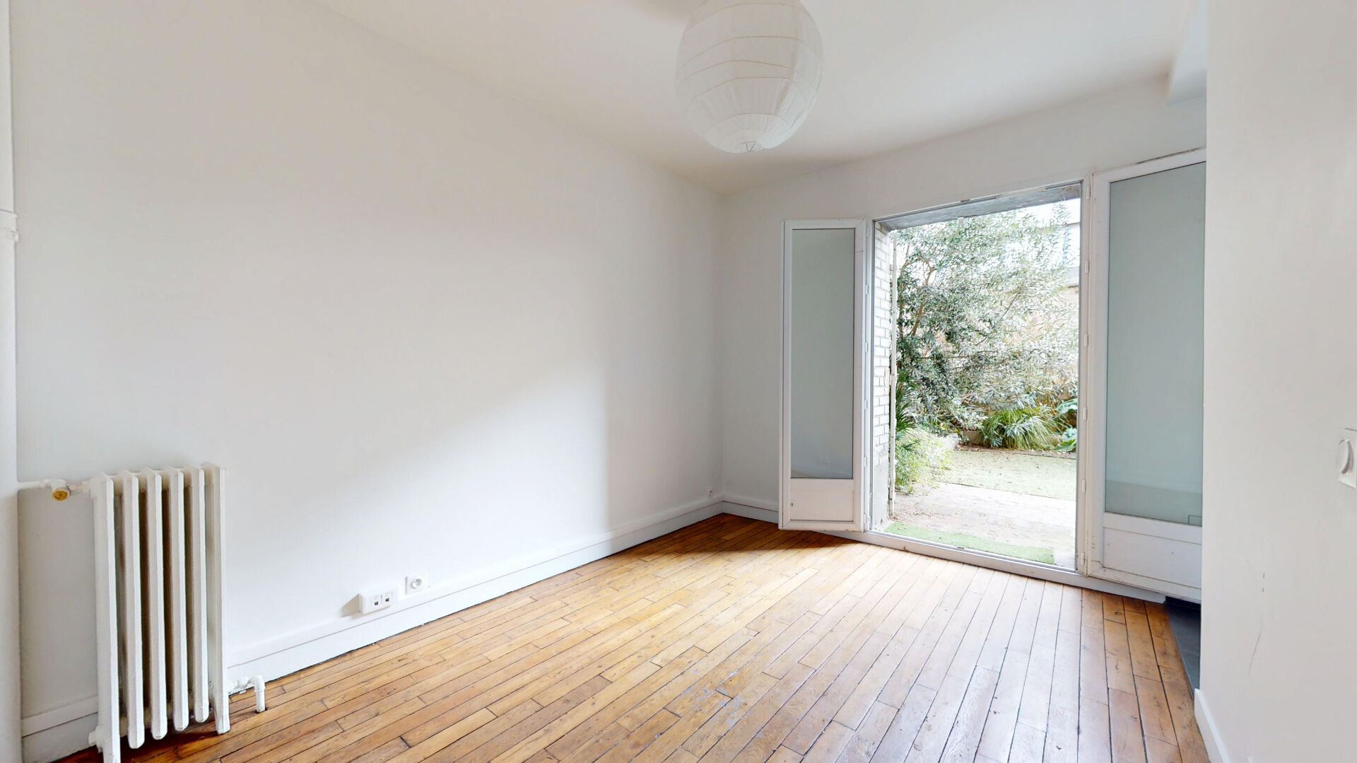 Studio avec jaridn Mairie de Saint-Ouen