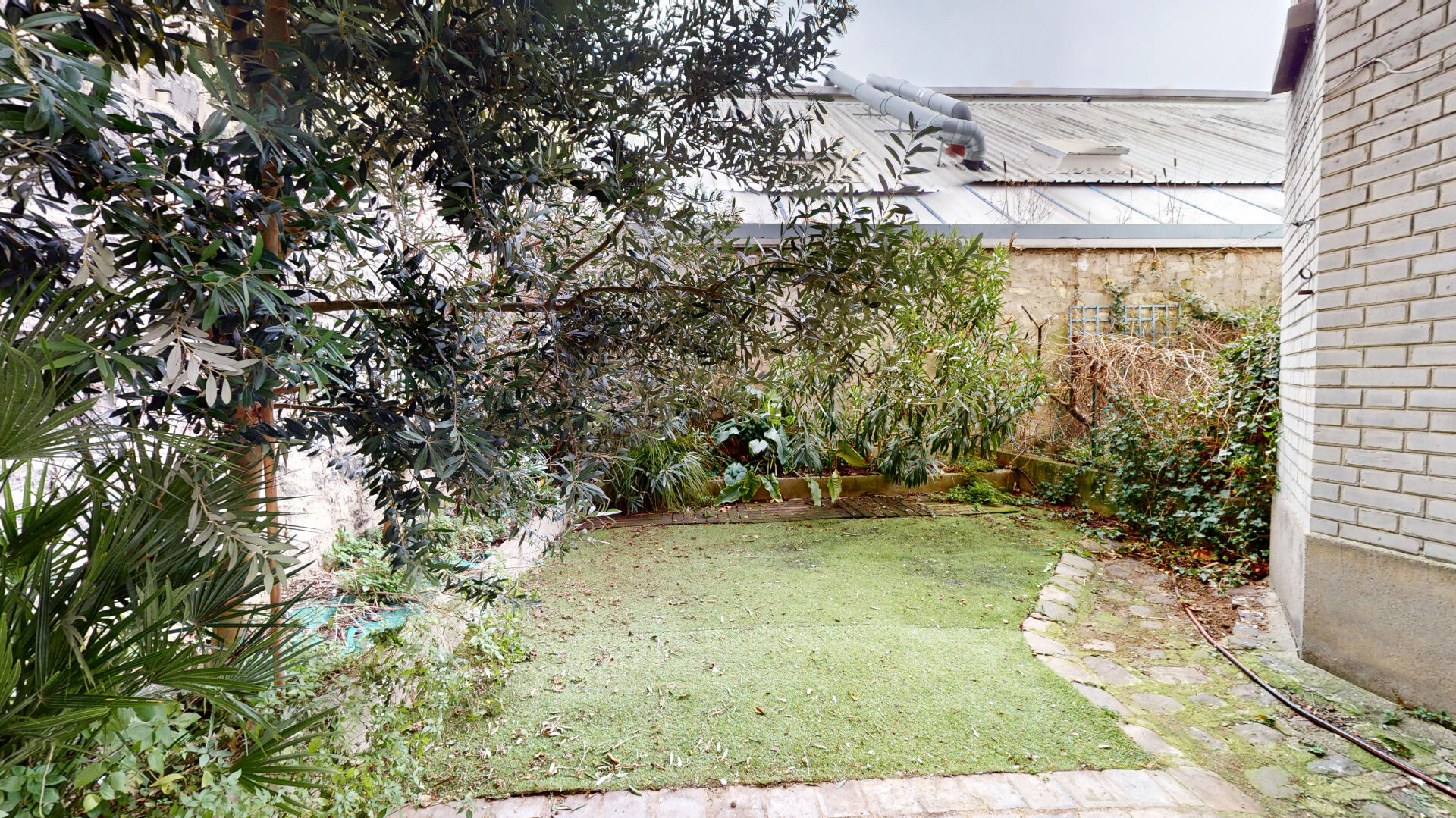 Studio avec jaridn Mairie de Saint-Ouen