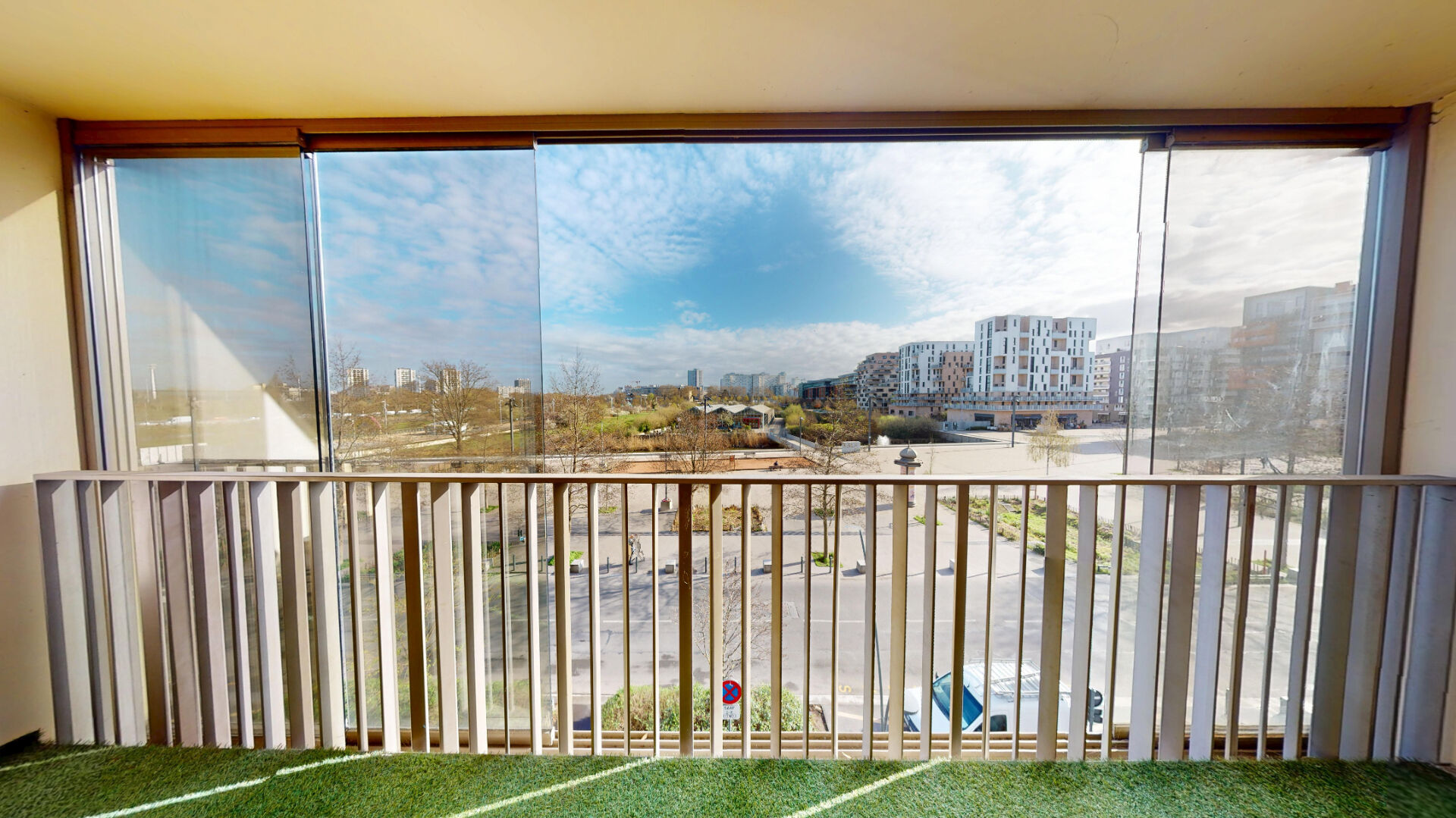 Appartement Saint Ouen Sur Seine 3 pièces lumineux avec une vue dégagée sur le parc.