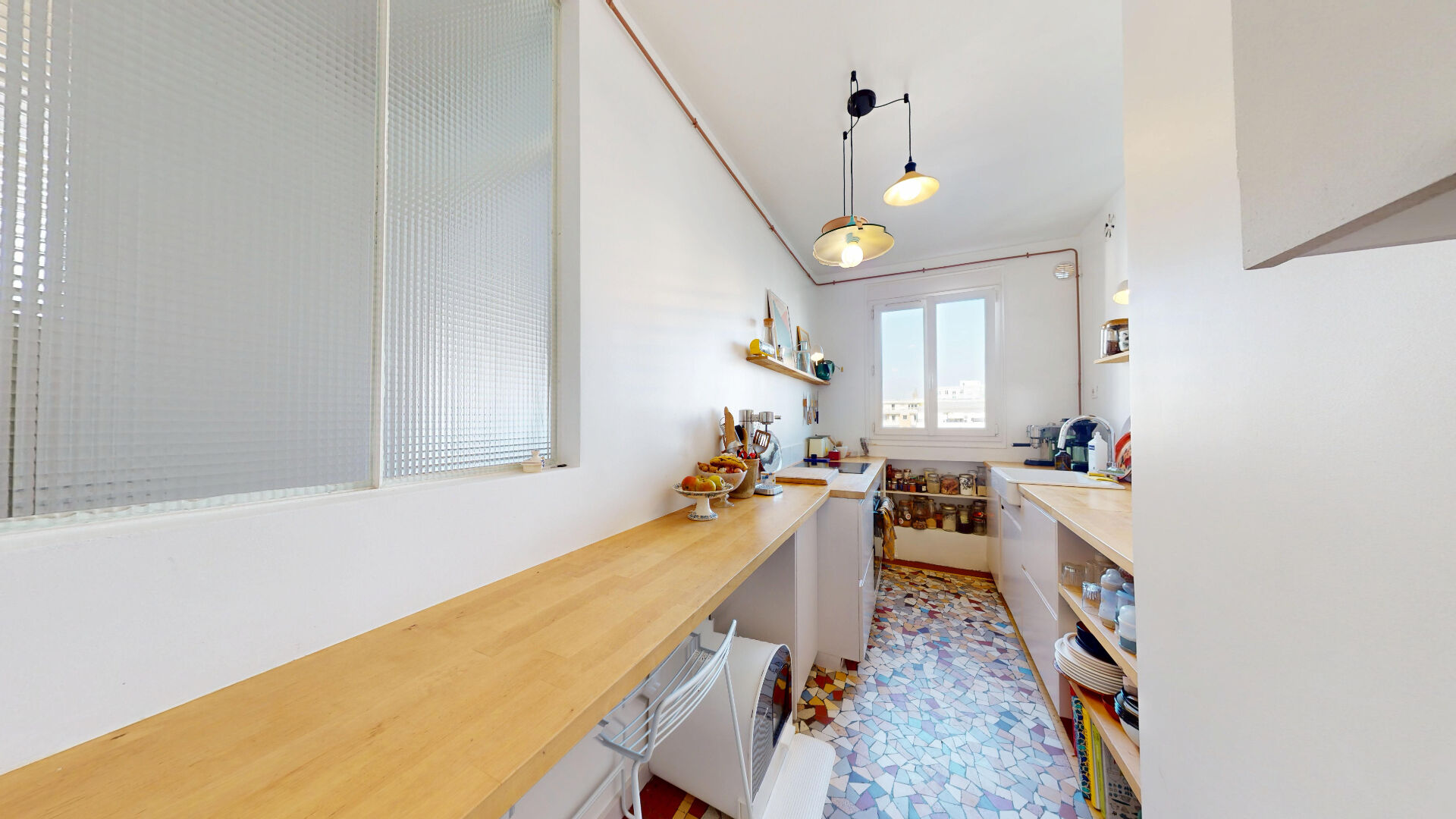 Appartement Saint Ouen Sur Seine 2 pièces et une cave