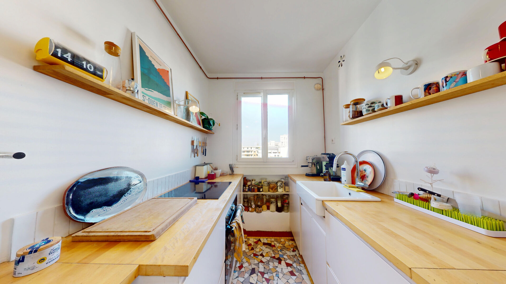 Appartement Saint Ouen Sur Seine 2 pièces et une cave