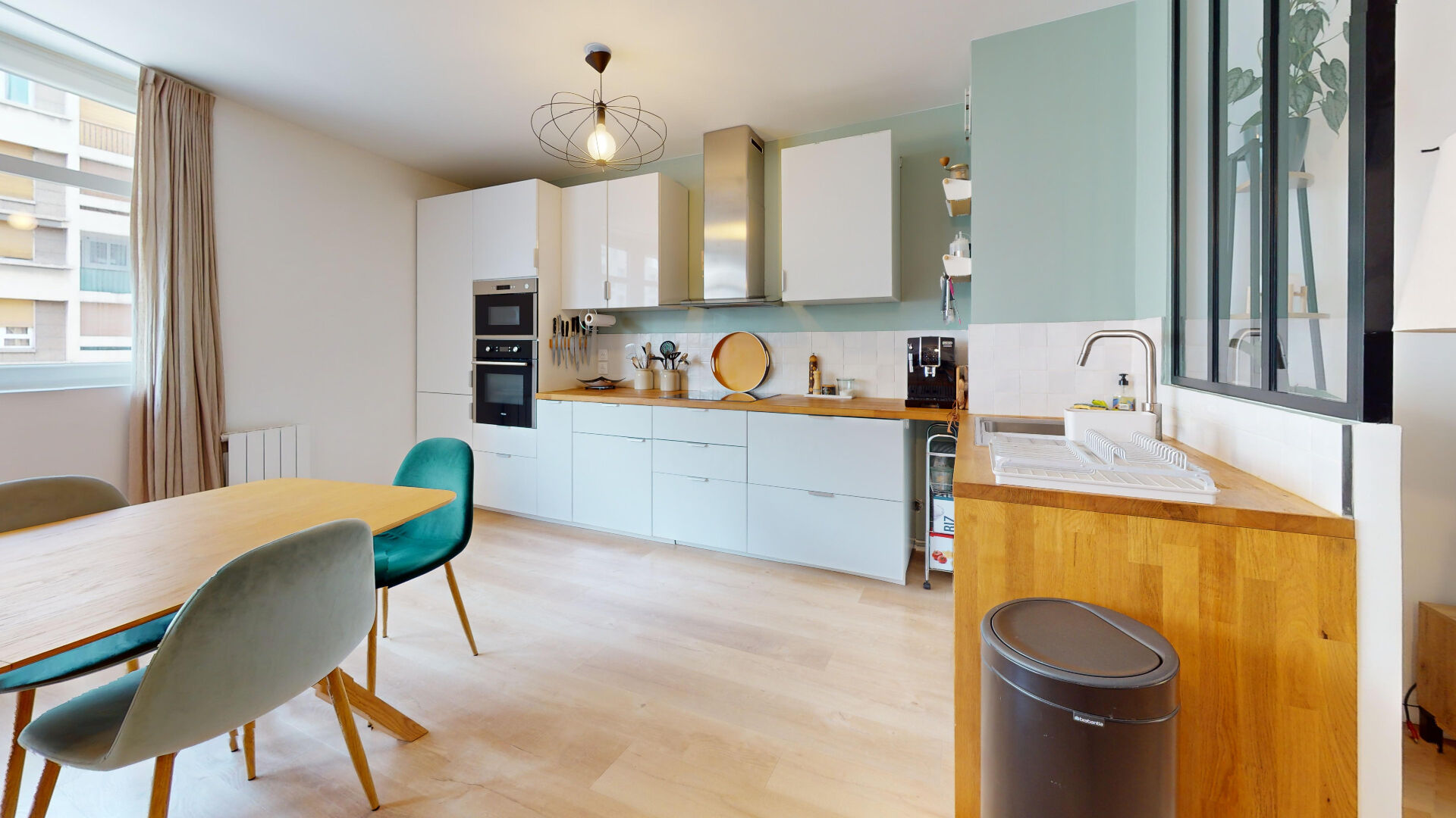 T3 au pied du métro 14 - Mairie de Saint-Ouen - 68m²