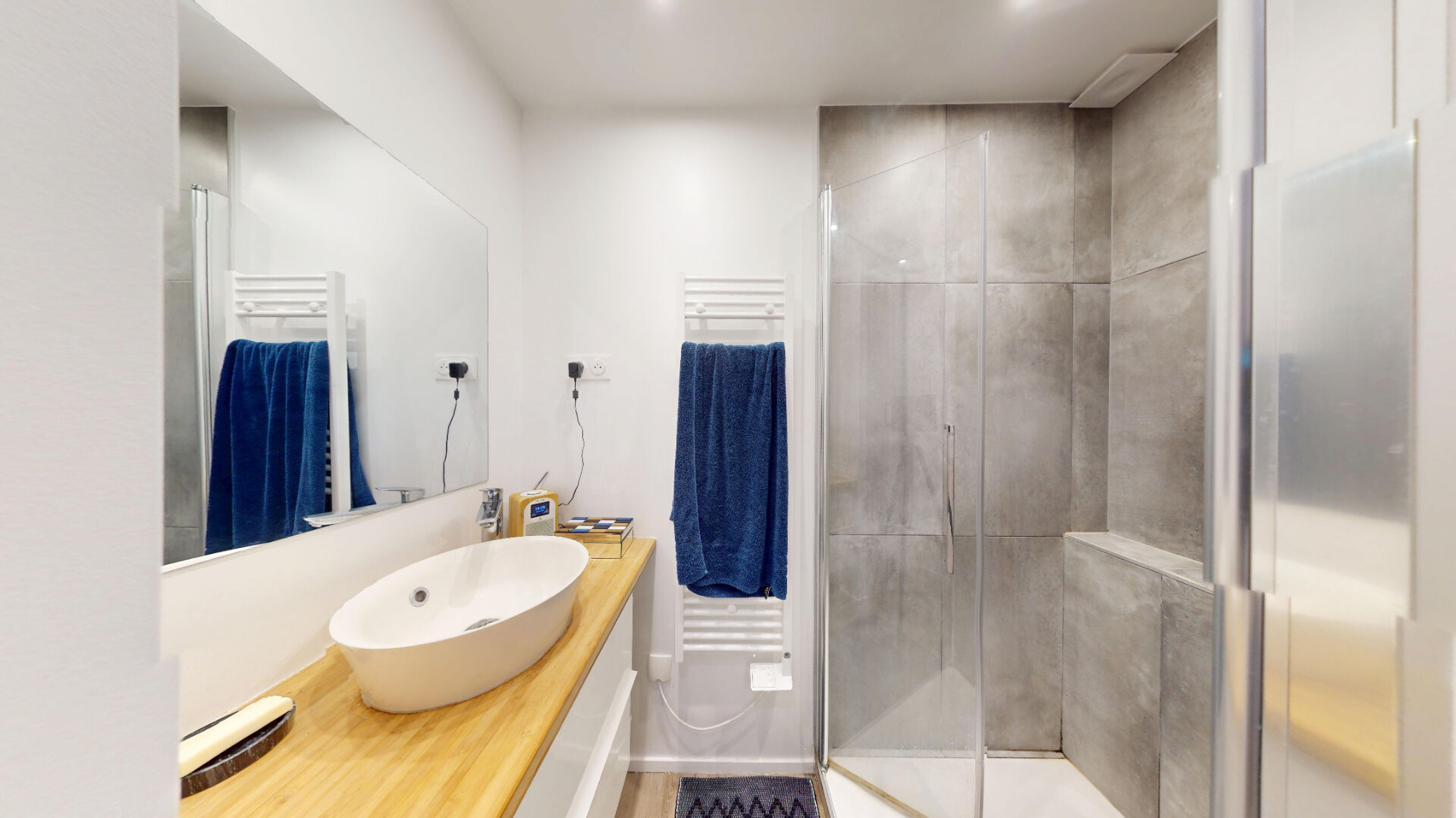 Duplex et sa cour privative