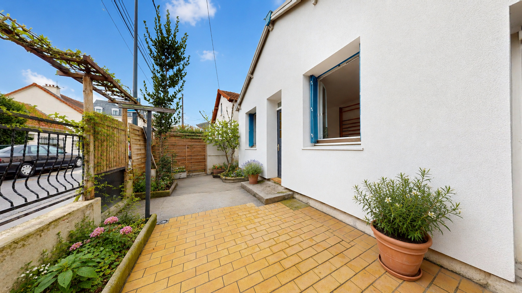 Maison avec cour privative