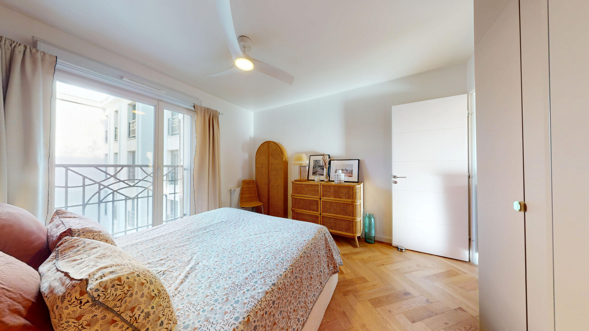 Appartement T3 Coup de coeur  / Docks de Saint-Ouen / Parking / Balcon